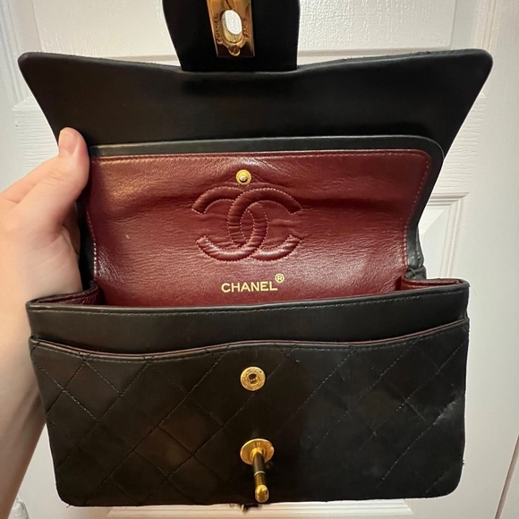 *SOLD* Vintage Chanel Small Double Flap in Black with Gold Hardware - Picture 9 of 15